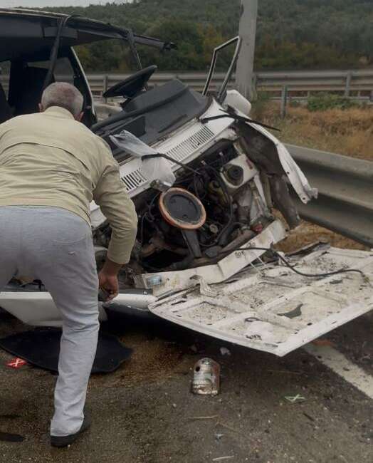 Bursa’da yağış sebebiyle kontrolden çıkan bu hale geldi Bursa'da direksiyon hakimiyetini kaybeden