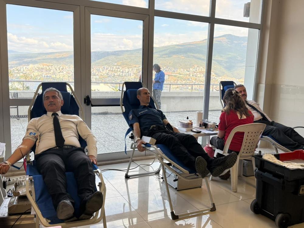 Gemlik Adliyesi’nde kan bağışı kampanyası