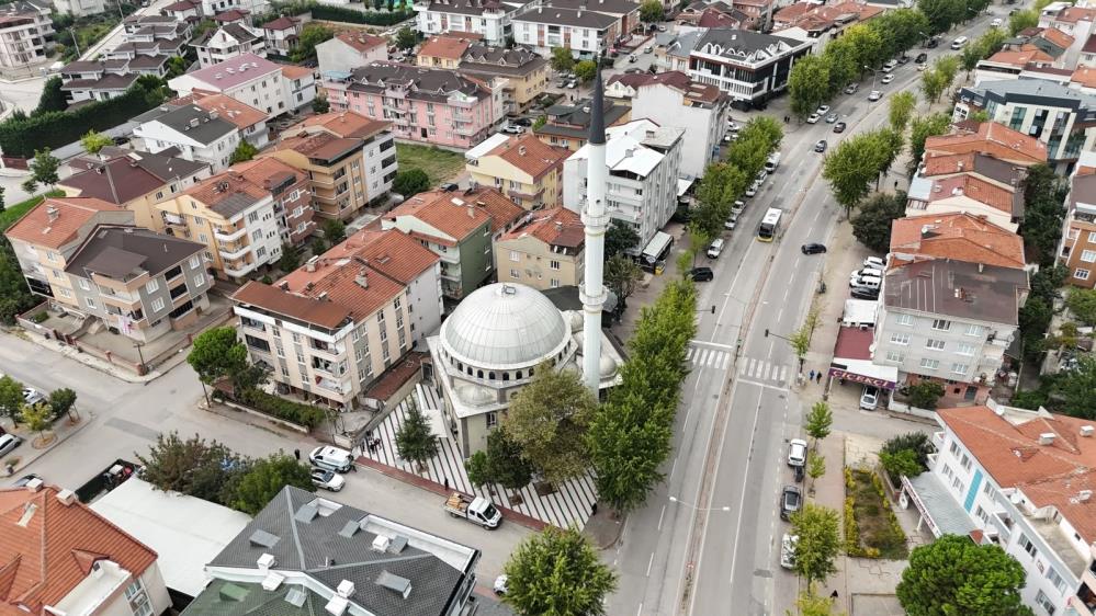 İnegöl’de cami çevreleri açık ve ferah bir görünüme kavuşuyor! İnegöl Belediyesi ve İnegöl