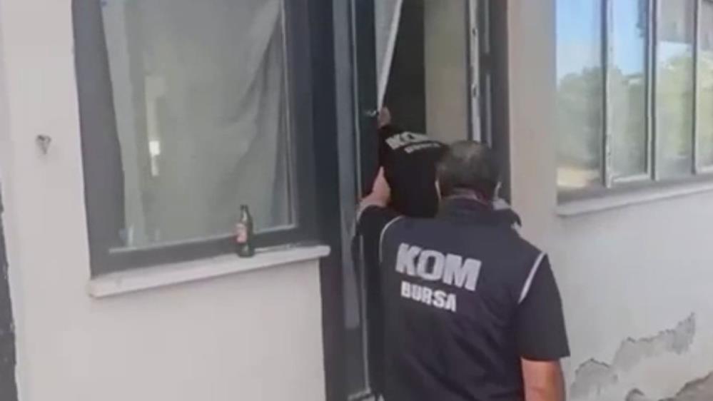 Bursa’da tütün mamulleri kaçakçılarına operasyon! Bursa'da polis ekiplerinin tütün