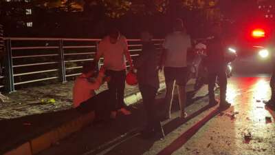 Kocaeli'nin Gebze ilçesinde virajı alamayan