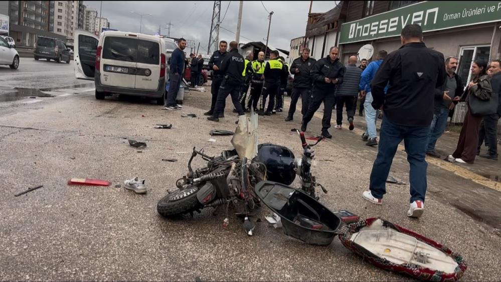 Bursa’da yağmurda korkunç kaza; Sürücü hayatını kaybetti Bursa’da yağışlı havada hızla