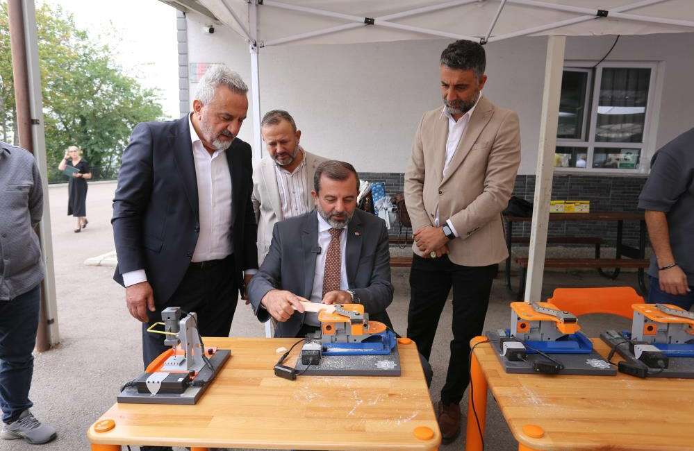 Gürsu Belediyesi’nden köy okullarına dikkat çeken proje Gürsu Belediyesi Bilim Merkezi
