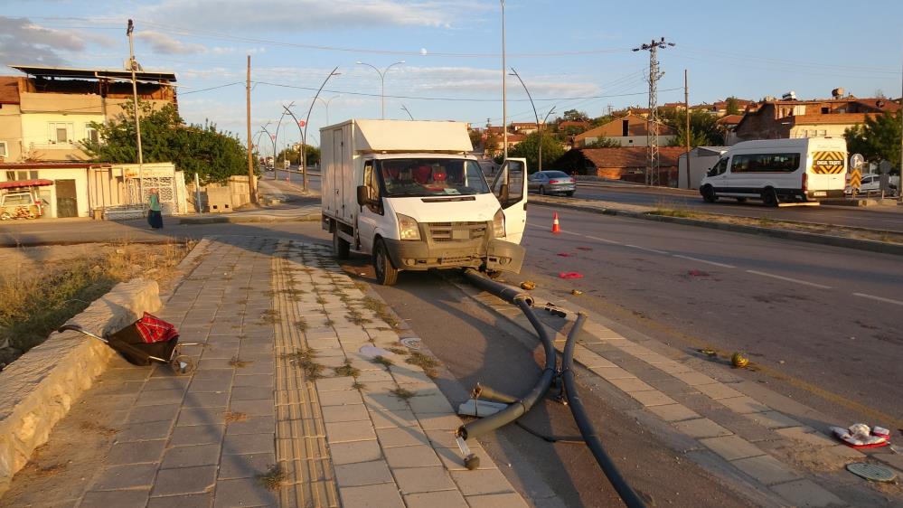 Kamyonetin çarptığı yaya ağır yaralandı Malatya'da yolun karşısına geçerken