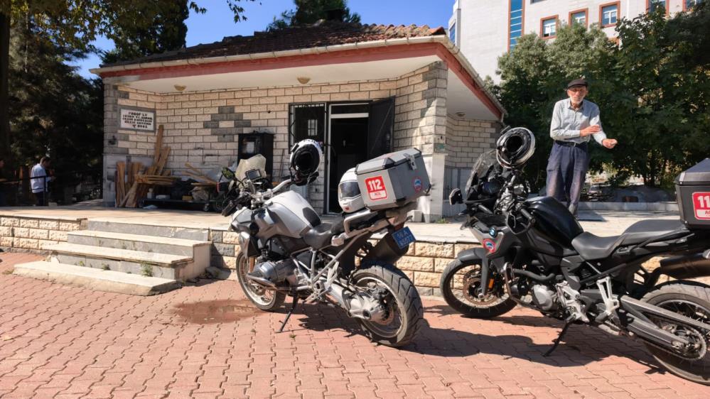 Bursa’da mezarlıkta ortalık karıştı; Baltalı kavga… Bursa’nın İnegöl ilçesinde mezarlıkta