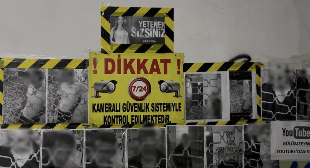 Bursa’da ilginç olay; Tuvaletini yapanları tek tek duvara astı Bursa'nın Osmangazi ilçesinde bir