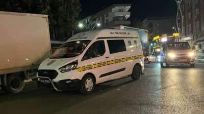 Sultangazi’de silahlı şahıs cadde