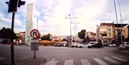 Bursa’da hatalı dönüş kazaya neden oldu! Bursa’da hatalı dönüş yapan