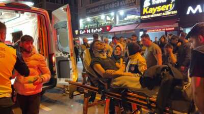 Kayseri'nin Kocasinan ilçesinde bir motosiklet,