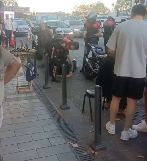 Polisin ‘dur’ ihtarına uymayan motosiklet sürücüsü yakalandı Sarıyer'de plakasını katladığı motosikletle