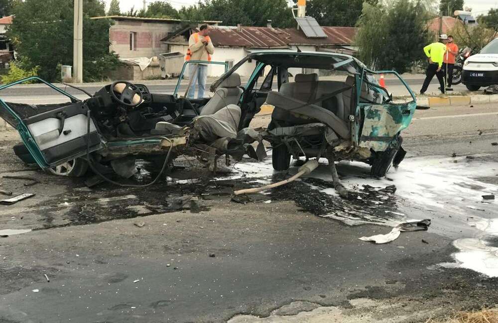 Otomobil ikiye bölündü: 2 yaralı Konya’nın Ereğli ilçesinde alkollü