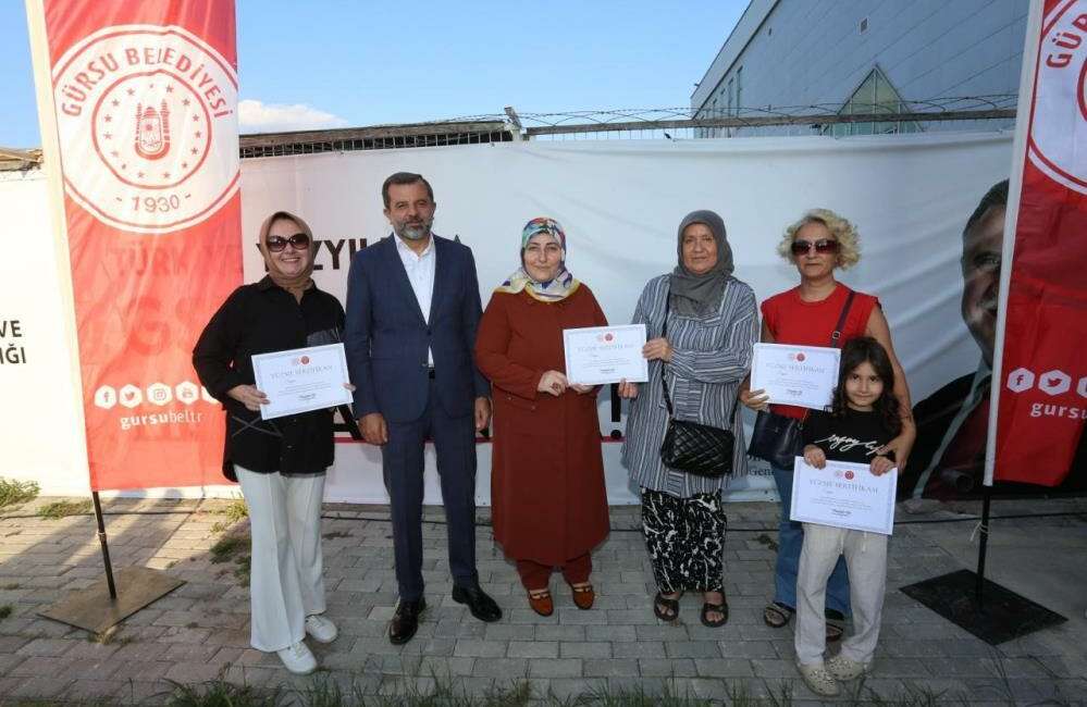 Yüzlerce Gürsulu kadına ücretsiz yüzme eğitimi! Gürsu Belediyesi, yaz