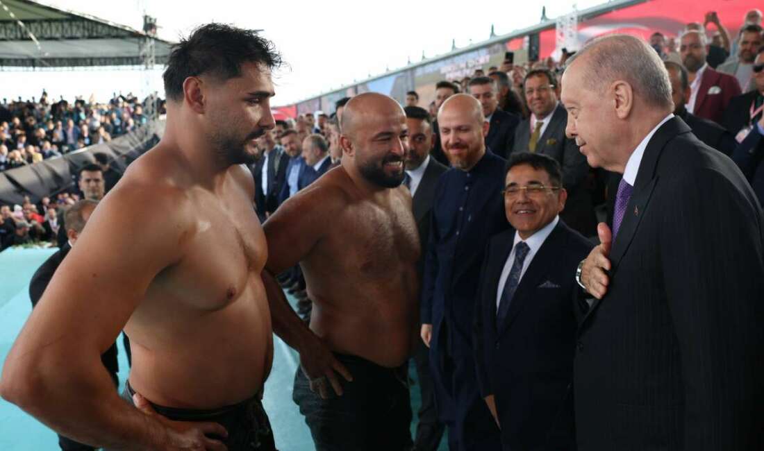 Cumhurbaşkanı Erdoğan, Yağlı Güreş Cumhurbaşkanlığı Kupası finalini izledi Cumhurbaşkanı Recep Tayyip Erdoğan,