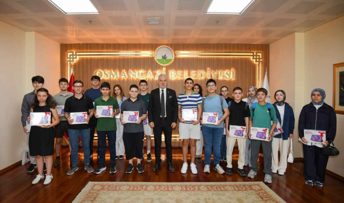 Başkan Erkan Aydın’dan eğitime tam destek Osmangazi Belediye Başkanı Erkan