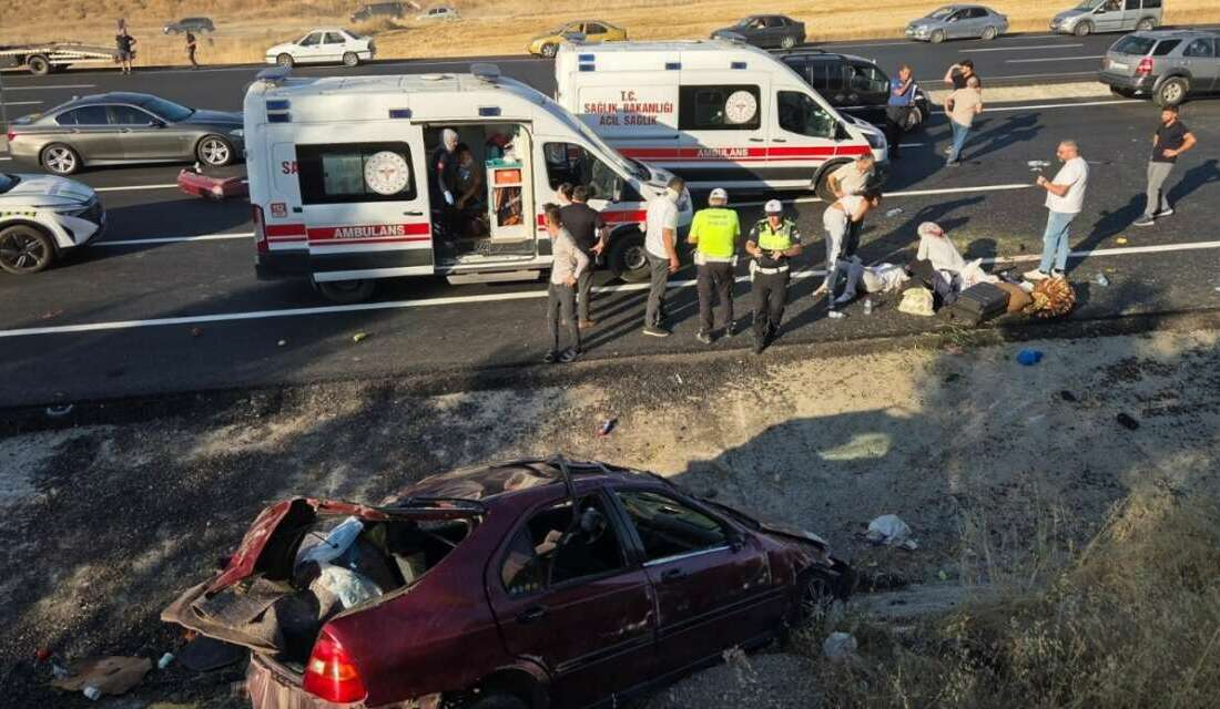 Direksiyon hakimiyetini kaybetti, karşı şeritte dehşet saçtı: 1 ölü, 7 yaralı Ankara’nın Elmadağ ilçesinde kontrolden