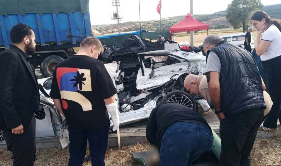 Doğumuna 2 hafta vardı! Bandırma’da feci kaza Balıkesir’in Bandırma ilçesinde otomobilin