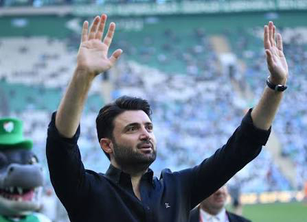 Enes Çelik’ten Batalla ve Mustafa Er mesajı: “Bursaspor’un üstünde kimse yok” Bursaspor Başkanı Enes Çelik,