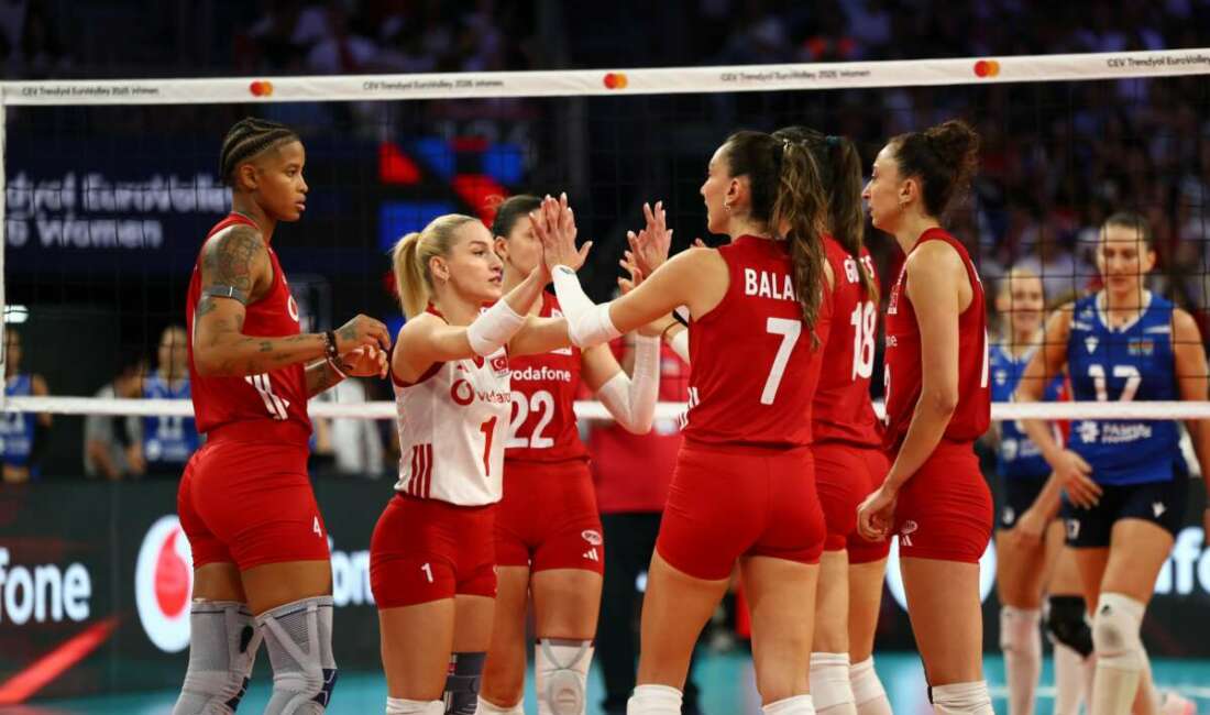 Filenin Sultanları fırtına gibi esti! Milliler çeyrek finalde A Milli Kadın Voleybol