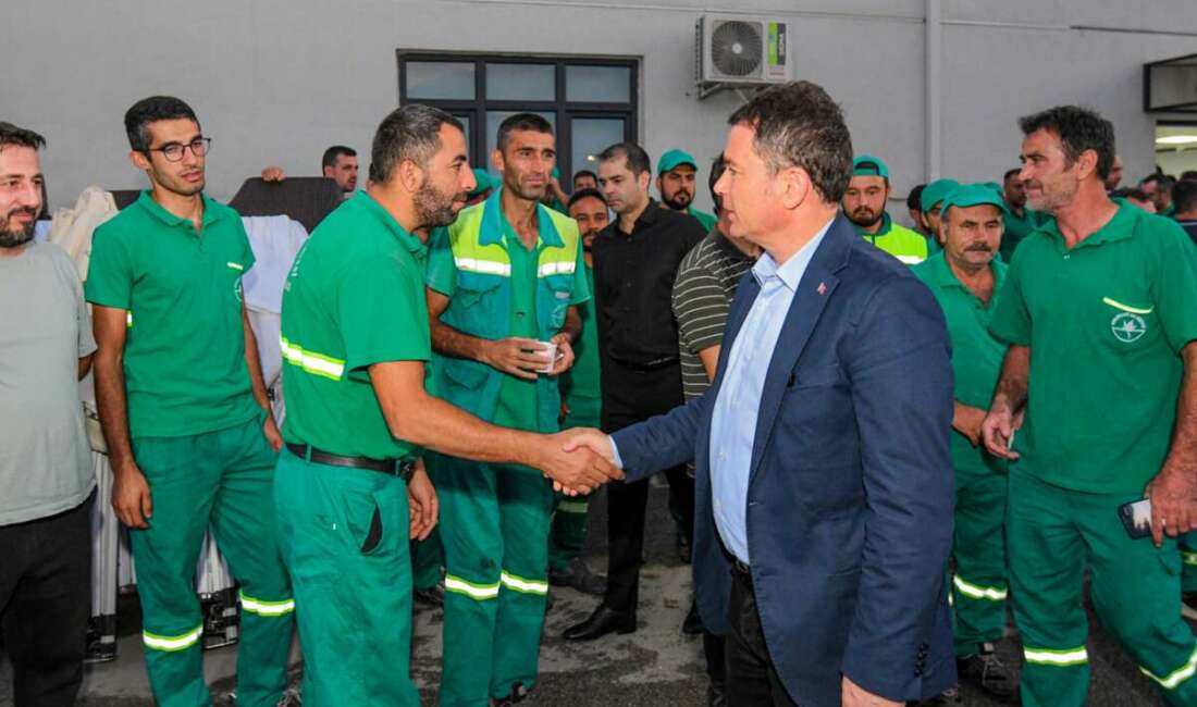 Osmangazi’de Başkan Aydın, 05.30’da temizlik emekçileriyle bir arada! Osmangazi Belediye Başkanı Erkan