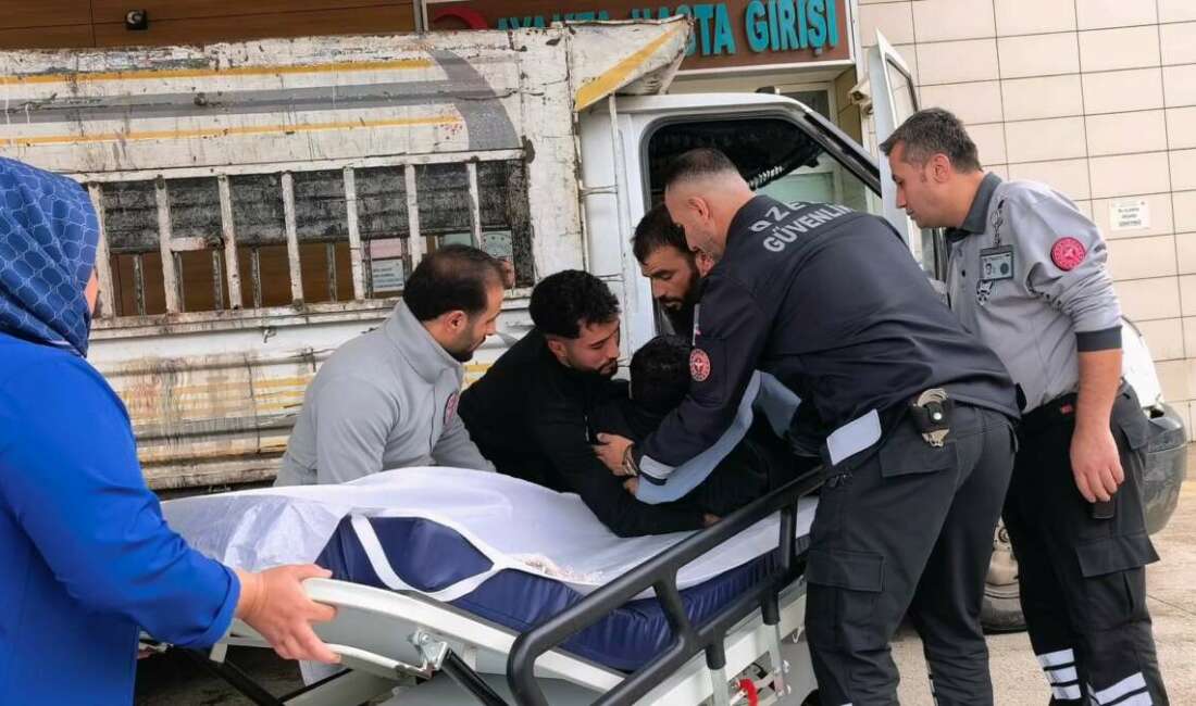 Kamyonetten düşen 22 yaşındaki genç yaralandı Bursa’nın İnegöl ilçesinde kamyonetin