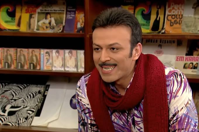 Oyuncu Serhat Mustafa Kılıç hayatını kaybetti 51 yaşındaki oyuncu Serhat
