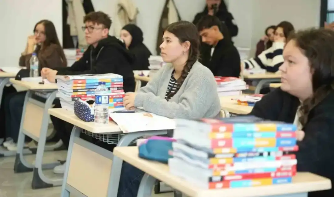 Yenişehir’de üniversite adaylarına destek yağıyor! Yenişehir Belediyesi ile Yenişehir Halk