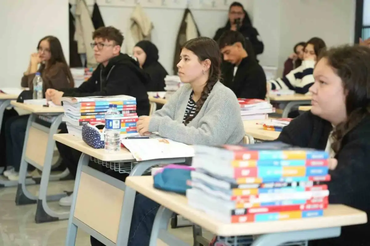 Yenişehir’de üniversite adaylarına destek yağıyor!