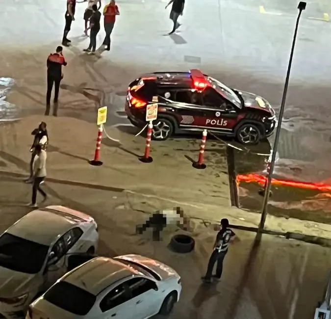 Emekli polis dehşet saçtı: Önce ceza yazan polisi, sonra kendini vurdu Emekli polis dehşet saçtı: Önce ceza yazan polisi, sonra kendini vurdu