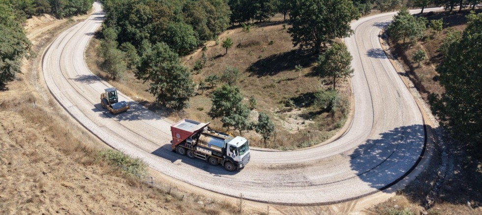 Bursa’nın 4 ilçesinde yollar güzelleşiyor Bursa Büyükşehir Belediyesi, il