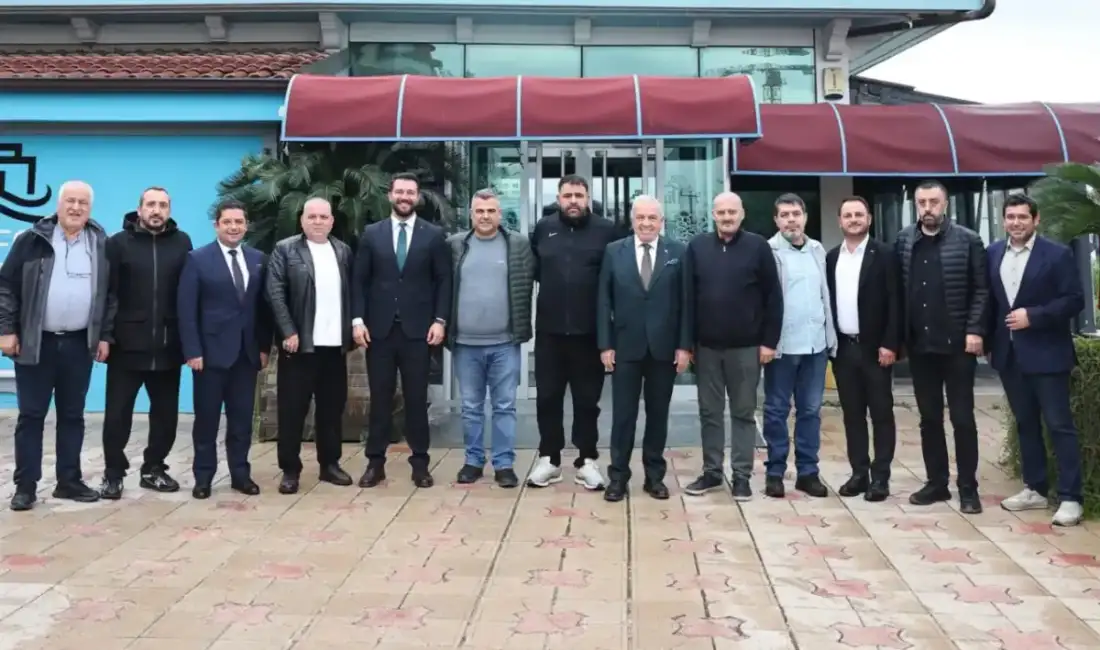 Başkan Özdemir, Bursaspor taraftarlarıyla buluştu Başkan Özdemir, yeşil beyazlı