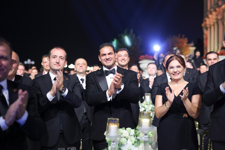 Özdilek Holding 55. yılını Çırağan Sarayı’nda kutladı Özdilek Holding, 55. kuruluş