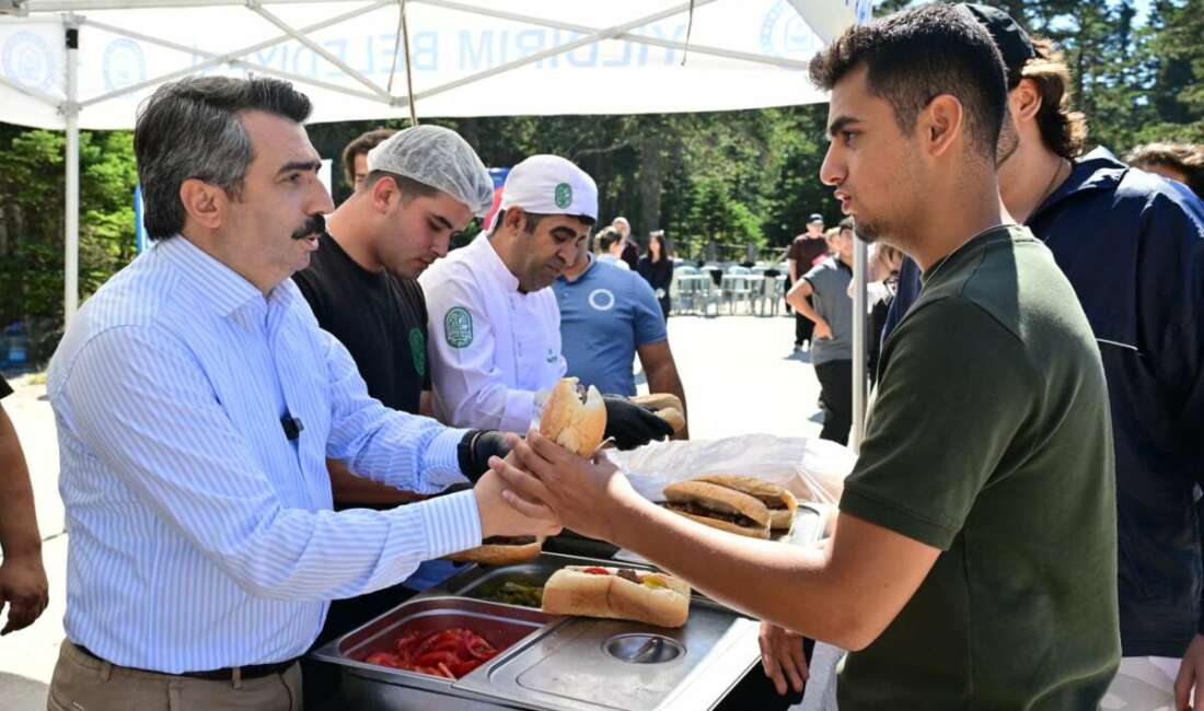 Yıldırım’da kütüphanede çalıştılar, üniversiteli oldular! Yıldırım’da kütüphanede çalıştılar, üniversiteli oldular!
