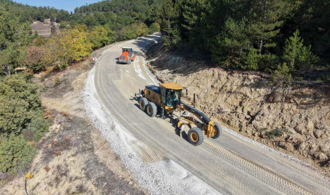 Bursa Keles’te yollar hem genişliyor hem yenileniyor