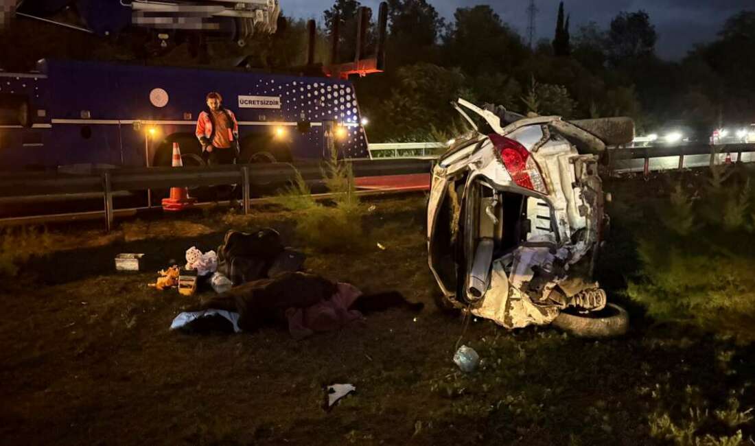 Anadolu Otoyolu’nda otomobil devrildi: 1 ölü, 4 yaralı Sakarya’nın Hendek ilçesinde Anadolu