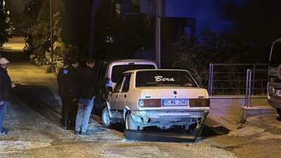 Burdur'da kontrolden çıkan otomobil, park
