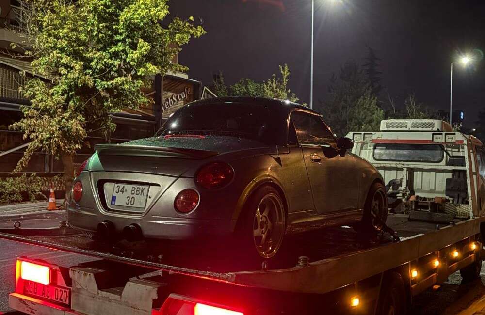 Başka araca ait plakayla trafiğe çıkan sürücü gözaltına alındı Kayseri’de polis ekipleri tarafından