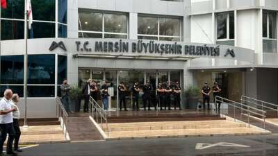 Mersin Büyükşehir Belediyesi dahil 2'si