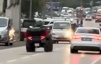 Bursa'da bir şahıs, ATV ile