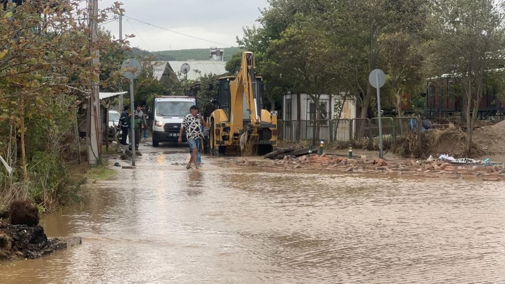 Bursa Büyükşehir ekiplerinden Mudanya Esence’de hummalı çalışma Bursa'nın Mudanya ilçesine bağlı