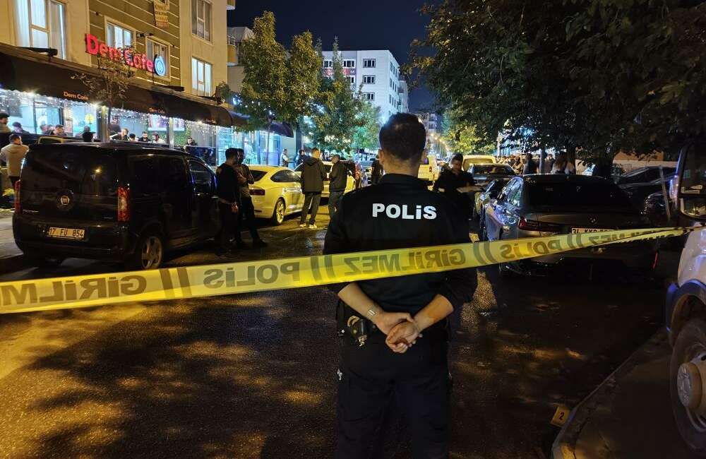 Restorana silahlı saldırı Batman’da motosikletle gelen kar