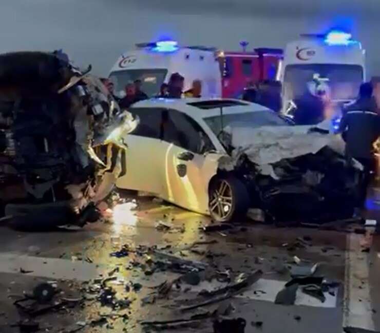 İki otomobil çarpıştı: 2 ağır yaralı Aksaray’da iki otomobilin