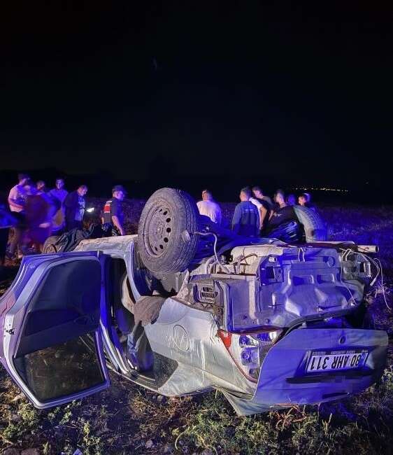 Otomobil şarampole uçup takla attı: 3 yaralı Osmaniye’nin Düziçi ilçesinde kontrolden