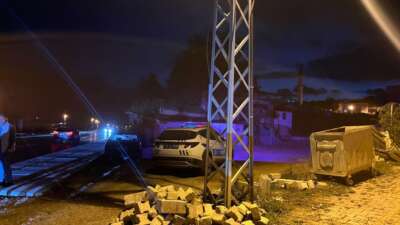 Kastamonu’nun Taşköprü ilçesinde karşıya geçmek