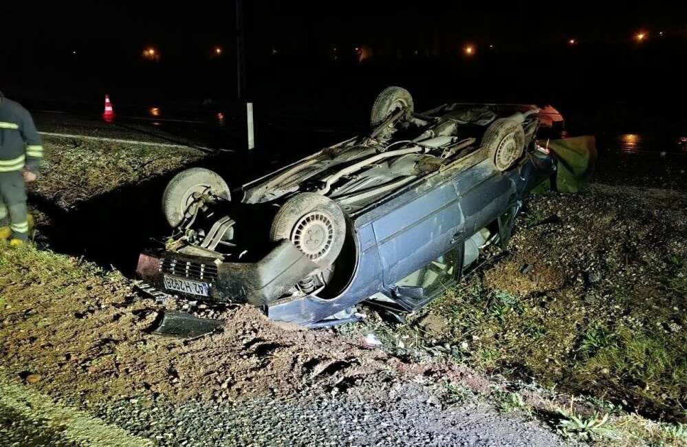 3 ayrı kazada 11 kişi hastanelik oldu Konya'nın Beyşehir ilçesinde yağışlı