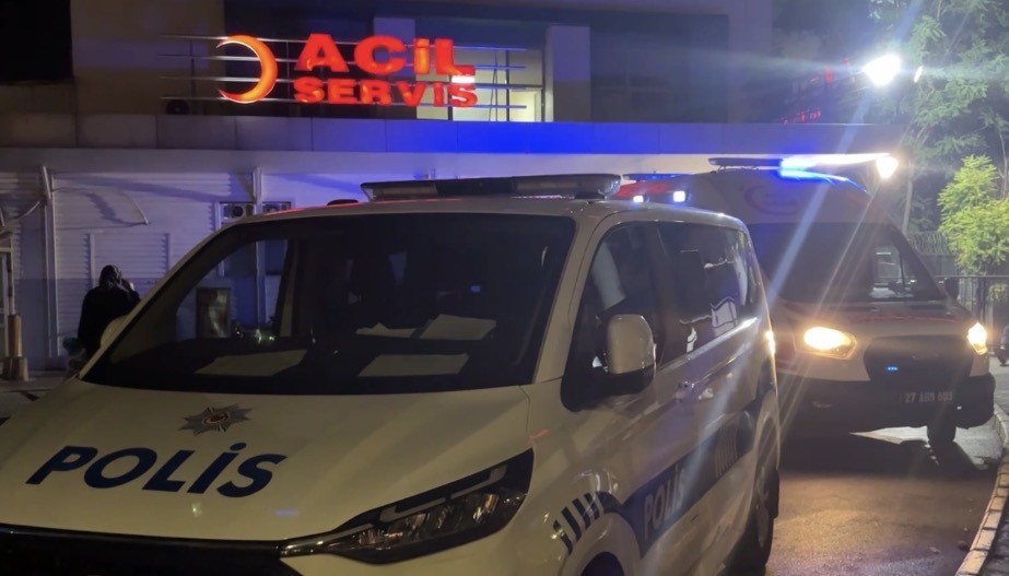 Gaziantep'te araç içerisinde otururken