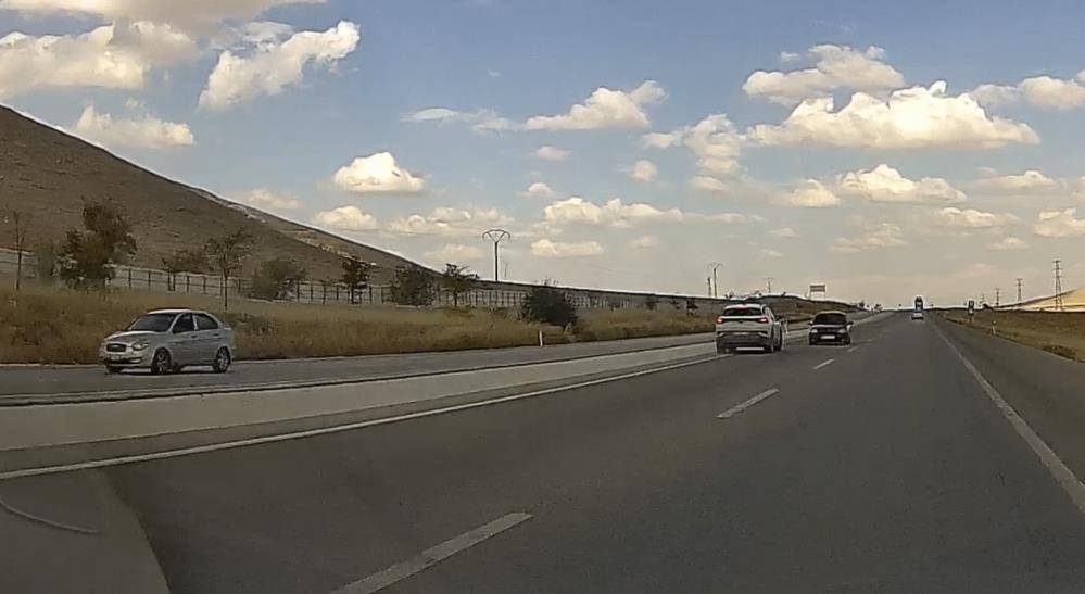 Ters yönden gitti, cezayı yedi Konya'da şehirlerarası kara yolunda