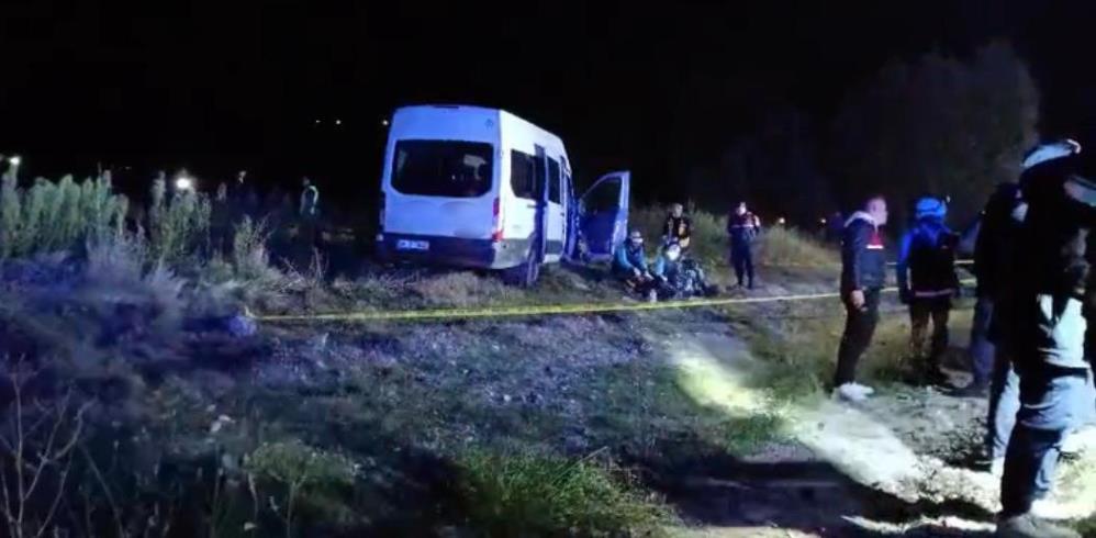 İki işçi servisi ile iş makinası çarpıştı: 1 ölü, 15 yaralı Kayseri'nin Develi ilçesinde iki