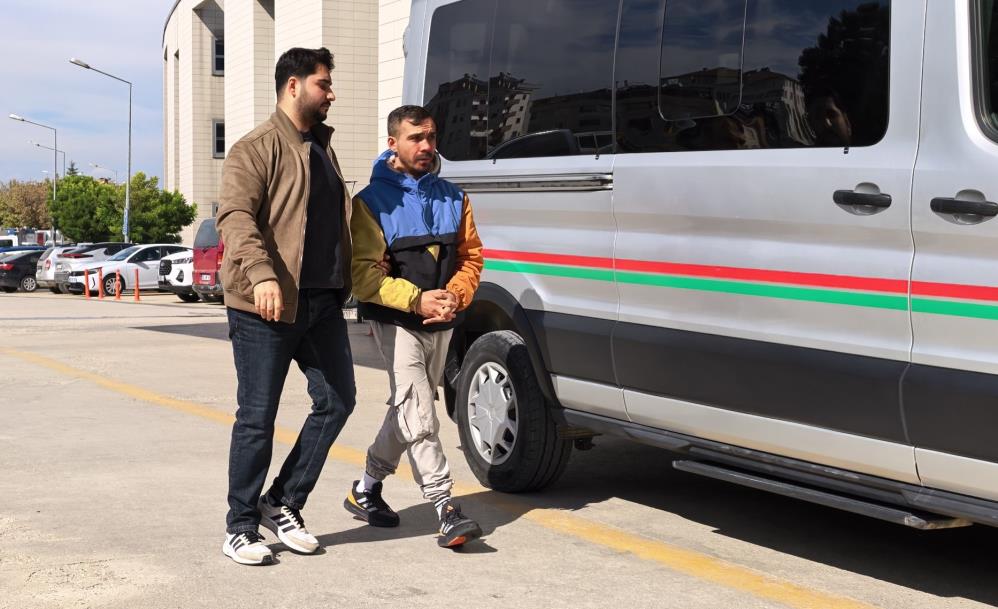 Bursa’da polisten kaçan şüphelinin üzerinden bakın ne çıktı! Bursa'nın İnegöl ilçesinde polisten