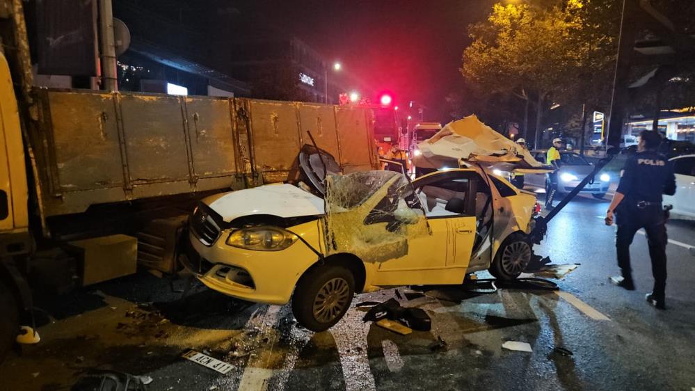 Alkollü sürücü makas attı, sonuç bu oldu! Beyoğlu’nda alkollü olduğu iddia