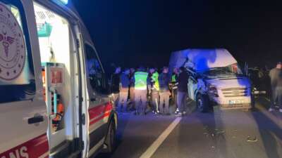 Kütahya'da traktör, minibüs ve iki